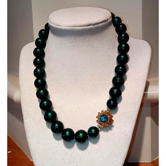 Handmade Jewelry - Vintage Pearlized Teal Emerald Green 14mm Bead Choker Necklace Sparkly Clasp